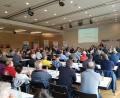 Bild: exb
Der Sportkreis Weiden-Neustadt besteht aus 161 Sportvereinen mit über 52000 Mitgliedern. Davon kamen circa 130 Vertreter in der Max-Reger-Halle zusammen, um sich bei Vorträgen und Workshops mit der BLSV-Führung aus München auszutauschen.