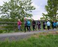 Bild: bey
Robert Franz (Zweiter von links) und Wolfgang Helm (Siebter von links) führen die neue Laufgruppe sanft gemäß dem Trainingsplan in zehn Wochen an das Laufziel von zehn Kilometern heran.