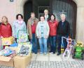 Bild: lk
Mitglieder der Plößberger Frauen Union und der Initiative „Hilfe für Kinder in Not“ liefern die gesammelten Spenden am Marktplatz 5 in Bärnau ab. Im Bild: (von links) Manuela Müller (FU), Frauen-Union-Vorsitzende Tina Zeitler, Waltraud Fichtner (Initiative), Rita Ott (FU), Gerlinde Weigl (Initiative), Martina Gleißner (FU) und Siegfried Sollfrank (für seine Frau Helga von der Frauen Union).