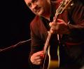 Bild: exb
Der Gitarrist Wawau Adler ist auf allen großen Festivals zu Hause. Mit Marian Petrescu (Piano), Joel Locher (Kontrabass) und Guido May (Schlagzeug) bringt er die Musik von Django Reinhardt und Oscar Peterson ins Bistrot Paris nach Weiden.