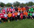 Bild: gel
Die Mädchen aus dem Max-Reger-Gymnasium (orangefarbene Trikots) sind Stadtmeister im Mädchenfußball der Altersklasse III. Platz zwei ging an die Decker-Schulen (links), Rang drei an die Dreifaltigkeitsschule.