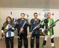 Bild: gi
Die neu formierte Mannschaft mit Nicole Wittmann, Stefan Brandmiller und Andreas Kappl (von links) um Mannschaftsführer Fabian Putzer (rechts), schafft den direkten Wiederaufstieg in die Bezirksoberliga.