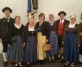 Bild: u
Zusammen mit vier Trachtlern aus Regensburg vertraten (von links) Tomas Svensson, Anne-Marie Lang, Helga Zach und Martina Dolles den Gauverband Oberpfalz beim Empfang von Prinz Charles.