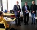 Bild: wro
Als Referent zum Thema „Europawahl“ konnte Studiendirektor a. D. Friedrich Wölfl (2. von links) gewonnen werden. Bevor’s los ging wurde er von Studiendirektor Wolfgang Hecht (links), Studiendirektor Uwe Heider und Schulleiter, Oberstudiendirektor Dr. Wolfgang Eckstein, (von rechts) willkommen geheißen.