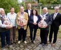 Bild: usc
Die Ehrung treuer Genossen beschloss die 70. ordentliche Werkvolk-Mitgliederversammlung. Von links Jubilar Willi Strehl, Vorstand Dagmar Kierner, Jubilar Konrad Mühlbauer, Aufsichtsratsvorsitzender Johann Fröhlich, das wiedergewählte Aufsichtsratsmitglied Elfriede Schenkl, Jubilar Albert Rösch und Vorstand Wolfgang Erb.