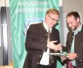 Bild: frd
BJV-Kreisvorsitzender Alexander Flierl (links) dankte Forstoberinspektor Fabian Pscheidt, Revierleiter des Amtes für Ernährung, Landwirtschaft und Forsten Schwandorf für seinen informativen Vortrag.