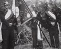 Bild: wmi
Die Fahne bekam 1952 ihren kirchlichen Segen und steht seitdem stolze 67 Jahre im Dienste der Schlammersdorfer Wehr. Die Fahnenabordnung bei der Weihe bestand damals aus Josef Lautner aus Menzlas, Schmid Adolf aus Schlammersdorf und Eduard Pittner aus Ernstfeld (von rechts).