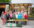 Bild: flt
Die Jugendgruppe des Obst- und Gartenbauvereins bastelte vor dem Muttertag im Vereinsgarten mit ihren Betreuerinnen ein Minigartenbeet und fertigte kleine Geschenke für die Mütter an