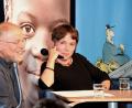 Bild: Thomas Dobler
Im Franz-Joachim-Behnisch-Saal der Regionalbibliothek unterhielt sich die frühere Bischöfin und EKD-Ratsvorsitzende Margot Käßmann als Botschafterin des Kinderhilfswerks Terre des Hommes mit dem Leiter des Weidner Arbeitskreises Asyl, Jost Hess. Dieses "Werkstattgespräch" verstand sich als Begleitung zur Ausstellung "Alle in einem Boot. - Karikaturen zu Afrika und Europa", die in der Regionalbibliothek zu sehen ist.