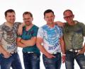 Bild: exb
Weg vom „Lederhosenauftritt“ wollen Robert Faltenbacher (von links), Stefan Faltenbacher, Jürgen Kühlein und Holger Dietz mit ihrer Band „XZeit“.