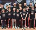 Bild: exb
Die Athleten der Fight Smart Kickbox Academy aus Sulzbach-Rosenberg, im Bild mit ihrem Trainerteam, sammelten bei der „Bayerischen“ in Erding fleißig Treppchenplätze.