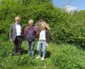Bild: ua
Bürgermeister Franz Mädler mit dem neuem Biodiversitätsbeauftragten Johann Schmaußer (Mitte) sowie Nina Forster vom Bauamt.