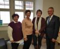 Bild: exb
Cornelia Stahl von "Lebenplus", Pia Kürschner von der KoKi, Marion Neumann von der Erziehungsberatungsstelle und Bürgermeister Franz Stahl (von links) tauschten Ideen zu einem offenen Treff für Familien mit kleinen Kindern aus.