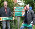 Bild: bph
Der OVW bei der Kontrolle der Markierungen/Tafeln durch Ehrenvorsitzenden Bernhard Wiezorek (links) und dem federführenden Wegewart Siegfried Grasser (rechts).