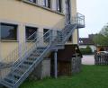 Bild: fpoz
Die Stadt Waldershof lässt die Sicherheitsmängel bei der Fluchttreppe (Bild) am Kindergarten Piccolino umgehend beheben.