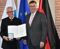 Bild: Bayerische Staatskanzlei/Rolf Poss
Verleihung der Europamedaille.