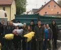 Bild: edo
Mitglieder der KLJB ziehen durch Oberbibrach und Münchsreuth, um alte Kleidung und Papier für den guten Zweck einzusammeln.