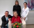 Bild: sm
Rosa Maria Wünsche feierte im Seniorenheim Löffler ihren 75. Geburtstag. Unter anderen gratulierte auch Bürgermeister Ernst Schicketanz.