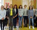 Bild: njn
Beim ersten Treffen der Erzieherinnen des Kunterbunt-Kindergartens und des Kindergartens Velka Hledsebe wurde bereits ein Programm ausgearbeitet. Auf dem Bild die Leiterin des städtischen Kindergartens Kunterbunt, Sabine Schöpf-Schreiber (links) , und Dolmetscherin Lenka Uschold (Dritte von links).
