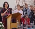 Bild: bkr
Fahnenbraut Stefanie Felix blickte nach der Segnung kurz auf den zweijährigen Beschaffungsprozess des Fahrzeuges mit den Wehren aus Pilgramsreuth und Windischengrün.