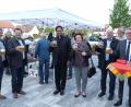 Bild: rlö
Prost auf eine gelungene Baumaßnahme (von links) Kirchenpfleger Michael Hering, 2. Bürgermeister Günther Koller, Pfarrer Thomas Saju, Kirchenpflegerin Brigitte Heller, 3. Bürgermeister Hans-Jürgen Reitzenstein und Stadtoberhaupt Michael Göth.