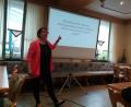 Bild: öt
Studienrätin Tanja Renner von der Realschule Pegnitz informierte in der Versammlung des CSU-Ortsverbands Neusorg über das Thema „Ein Smartphone in die Schultüte – oder doch erst zum Übertritt?“.