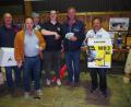 Bild: wmi
Spielleiter und 2.Vorsitzender Marcel Schmid gratulierte den Sieger Daniel Schuster zum Gewinn des ersten Preises und 500 Euro. Hermann Lettner, Reinhold Müller, Daniel Kauper und Markus Reifenberger (von li.) folgten ihm auf den Plätzen.