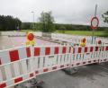 Bild: ge
Anfang Juni wird die Brücke samt höherem Geländer in der Industriestraße fertig sein, dann ist der direkte Weg nach Hahnbach wieder frei.