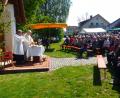 Bild: kod
Über 200 Besucher kamen zum Jubiläumsfest der Marienkapelle in Matzersreuth, die seit 30 Jahren der Mittelpunkt im Ort ist. Den Gottesdienst unter freiem Himmel zelebrierte Pater Helmut Stadermann.