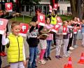 Bild: R. Kreuzer
Die Drittklässler zeigen den Rasern schon mal die rote Karte und buhen, wenn es nötig ist.
