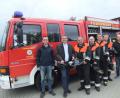 Bild: gm
Die Aktiven der Feuerwehr freuen sich zusammen mit dem Rathauschef über das neue Rettungsgerät in Akku-Ausführung. Von links: Gerätewart Andreas Wirth, Bürgermeister Josef Gilch, Kommandant Hubert Huger, Zweiter Vorsitzender Gerhard Büchold, Atemschutzbeauftragter Matthias Wirth, Zweiter Kommandant Thomas Fasoldt und Johannes Dachs von der Firma Kilian.