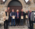 Bild: gis
Vorsitzender Thomas Reichenberger (rechts) dankt Ehrenmitglied Karl Heinz Glaser, Andreas Bauer, Christian Markhof, Bettina Pickert, Edgar Kolb und Rudolf Bauer mit Urkunden.