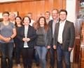 Bild: bnr
In den nächsten Jahren leitet Lisa 'Wilhelm (vorne Zweite von links) als Vorsitzende den SPD-Ortsverein Nabburg. Zur Wahl gratulierte Kreisvorsitzender Peter Wein (rechts). Weitere Vorstandsmitglieder sind von links Bürgermeister Armin Schärtl, Kristina Riß, Sepp Götz, Marion Schärtl, Karl Sebald, Peter Haas,Rita Holzgartner, Mike Riß, Sepp Weber.