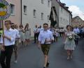 Bild: jr
An der Spitze des Zuges marschierte eine Abordnung des Jubelvereins, dahinter folgten gleich die Festdamen.
