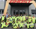 Bild: exb
Die Klasse 4b der Markgraf-Diepold-Grundschule besuchte die Firma „Ghost“.
