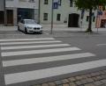 Bild: jr
Einer dieser beiden Parkplätze direkt am Zebrastreifen wird verschwinden, um die Sicherheit von Fußgängern zu erhöhen.