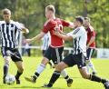Bild: Hubert Ziegler
Am letzten Spieltag der Kreisklasse Süd sicherte sich der 1. FC Neukirchen - im Bild Timo Bielesch (Mitte) - noch Platz zwei. Am Mittwoch, 29. Mai, geht es nun um den Aufstieg in die Kreisliga.