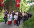 Bild: soj
Durch Wälder und Fluren pilgerten die Gläubigen zum Kalvarienberg. Hier die Gruppe der Bittgänger aus Ebnath.
