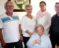 Bild: wro
90. Geburtstag feierte Anna Dehmel (vorne). Es gratulierten (von links) Schwiegersohn Josef Steinkohl, Tochter Agnes Steinkohl, Bürgermeisterin Friederike Sonnemann und Sohn Georg Dehmel.