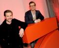 Bild: Angelika Warmuth/dpa
Die TV-Moderatoren Klaas Heufer-Umlauf (inksl) und Joko Winterscheidt vor einer Pressekonferenz des Fernsehsenders ProSieben.