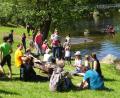 Bild: wrm
Viel geboten ist beim Spielplatzfest der Gemeinschaft St. Georg, dem Unterstützungsverein der Pfadfinder. Rund um die Naab geht es auf dem Areal bei bestem Vatertagswetter rund.