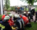 Bild: fjo
Intensiv kümmern sich die Einsatzkräfte um die fiktiv Geretteten unter den interessierten Blicken der Feuerwehrleitung auf Landkreisebene.