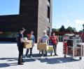 Bild: szl
Der Umzug in das neue Feuerwehrgerätehaus ist fast geschafft: An Christi Himmelfahrt halfen Christian Nickl, Lukas Fenzl, Nico Blei und Erik Wolfrum (von links) noch fehlend Utensilien vom Lengenfelder Weg in die Mitterteicher Straße umzusiedeln.