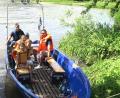 Bild: Hirsch
Beim Blaulichttag der Feuerwehr Büchelkühn ließen die Hilfsorganisationen ihre Boote ins Wasser und nahmen die Besucher mit auf eine Fahrt über die Naab.