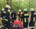 Bild: egl
Beim Maschinisten-Lehrgang war auch problemlösendes Denken gefragt: Hier wurde die Pumpe genau erläutert und getestet.