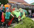 Bild: exb
Kunterbunt trieben es die Kleinen beim Farbenfest des Kindergartens St. Marien.