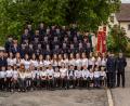 Bild: Feuerwehr Zeinried
Die Feuerwehr Zeinried hat ihre Vereinsgemeinschaft zusammen mit den Festdamen und den Kindern im Bild dokumentiert. Viele Mitglieder sind auch in den Vorbereitungen dabei, und die Vorfreude auf ein schönes Fest mit tollen Bands ist groß.