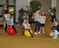 Bild: mmj
Auf sportlicher und spielerischer Ebene verlief die Völkerverständigung beim Begegnungstag an der Grundschule. Die Schüler aus Schönsee und Poběžovice legten sich unter anderem beim Hüpfball-Rennen tüchtig ins Zeug.