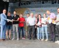 Bild: exb
Letzte Absprachen des Organisationsteams auf der bereits aufgebauten Seebühne (von links): Franz Stahl, Vinzenz Rahn, Wolfgang Braun, Bernhard Helgert, Franz Häring, 2. Bürgermeister Peter Gold, Hans Prucker, Lisa Wettinger, Petra Klebl-Denk sowie Karl und Tobias Schwägerl. Nicht im Bild: Mirko Streich.
