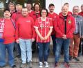 Bild: wro
Markus Dürnhofer (rechts) und Christian Weig (Dritter von rechts) leiten weiter den FCB-Fanclub „Red Flames“. Zur Wahl gratulierte dem gesamten Gremium Bürgermeister Toni Dutz (Zweiter von rechts).